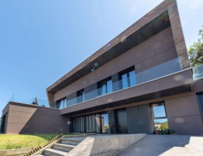 Casa Unifamiliar con Vistas al Paisaje y Encanto en el Corazón del País Vasco,España